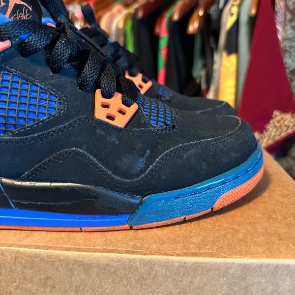 Jordan 4 Retro 2012 CAVS 6Y GS(Grade School) - Picture 9 of 15